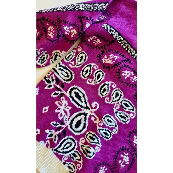Gorgeous Bandana Print Sweater - Picture 3 of 4